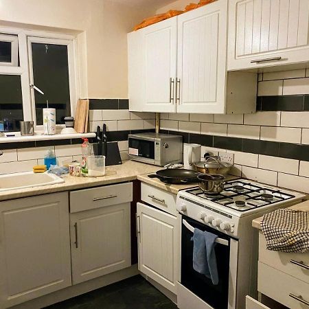 Comfortable Double Bedroom In London Hornchurch Kültér fotó