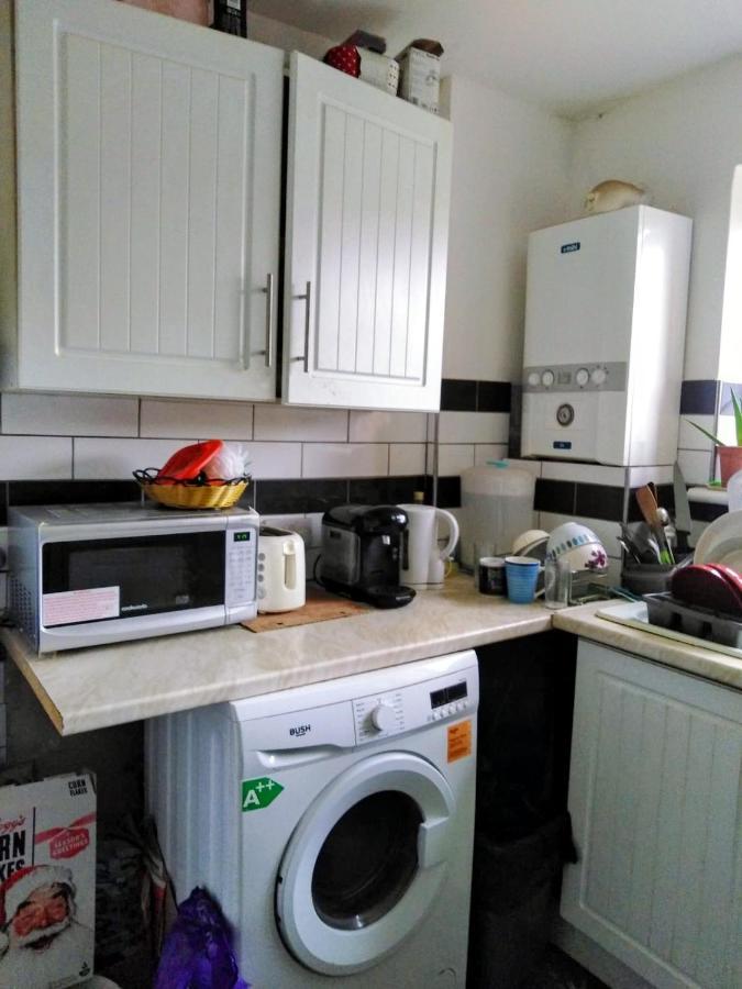 Comfortable Double Bedroom In London Hornchurch Kültér fotó
