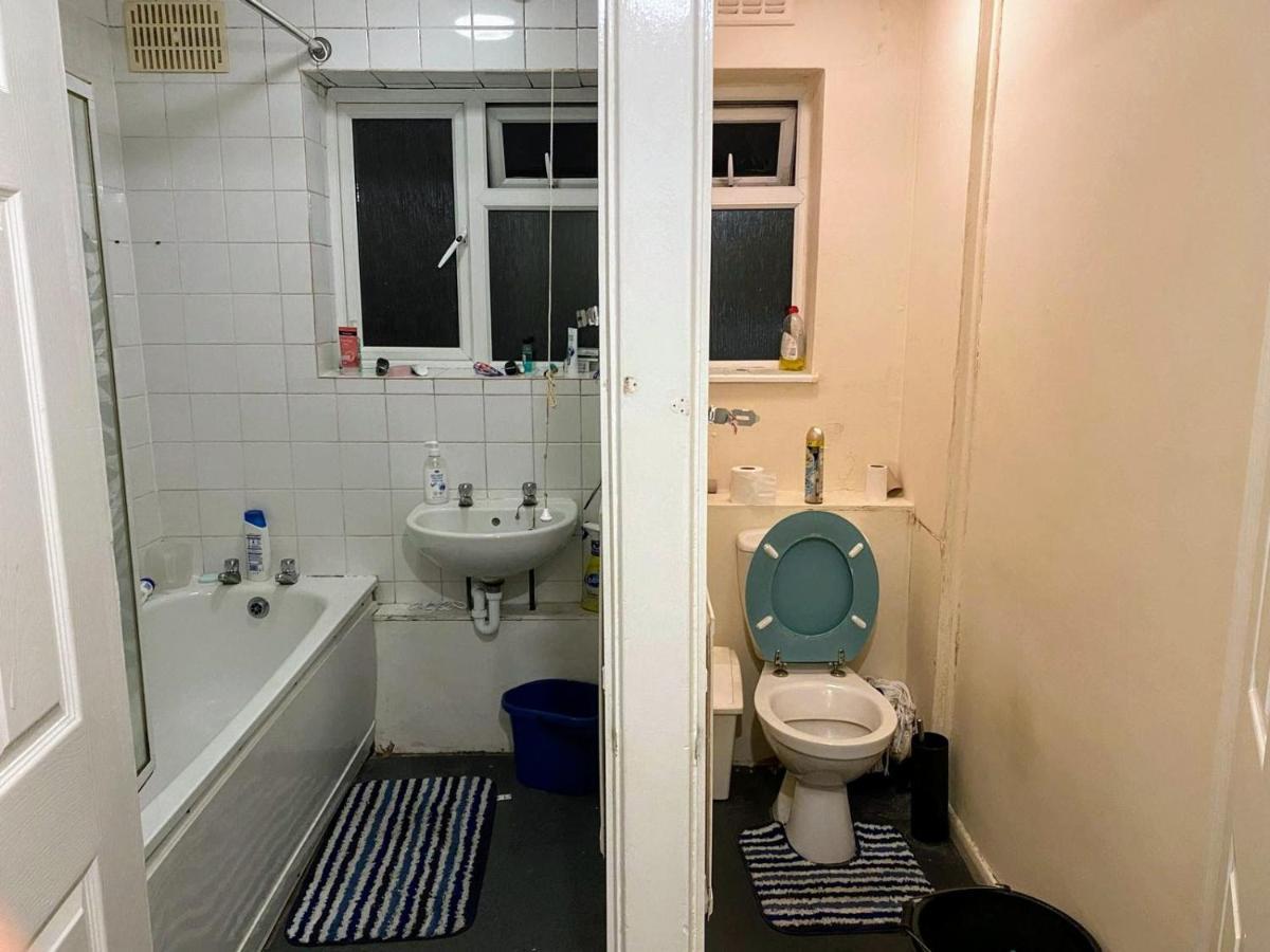 Comfortable Double Bedroom In London Hornchurch Kültér fotó